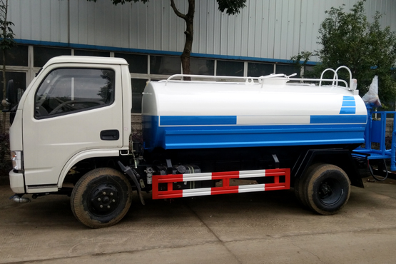 東風小卡3噸灑水車