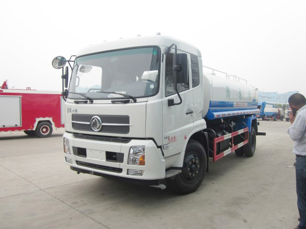 東風(fēng)天錦12噸灑水車(chē)(國(guó)五)